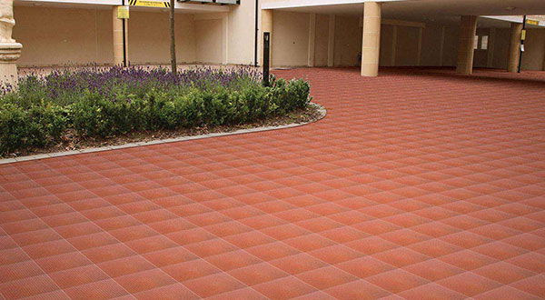 Choosing Driveway Tiles Engineered to Endure All Weather Impact